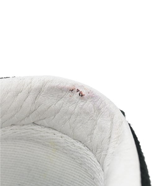 CDG รองเท้าผ้าใบ