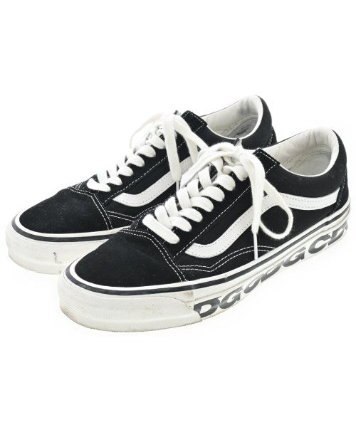 CDG รองเท้าผ้าใบ