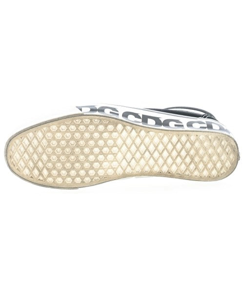 CDG รองเท้าผ้าใบ