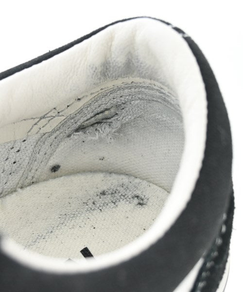 CDG รองเท้าผ้าใบ