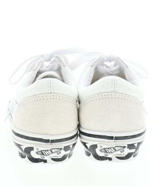 CDG รองเท้าผ้าใบ