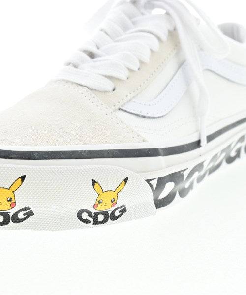 CDG รองเท้าผ้าใบ