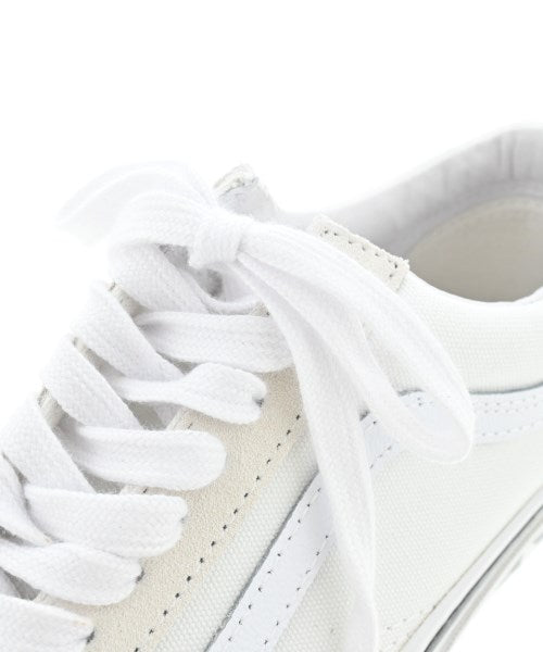 CDG รองเท้าผ้าใบ