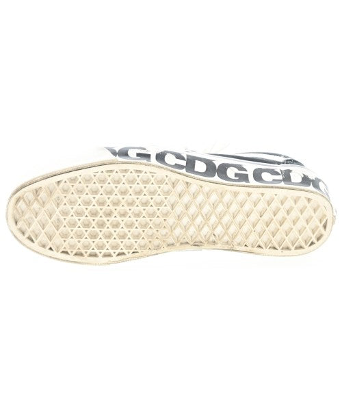 CDG รองเท้าผ้าใบ