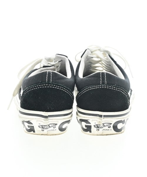 CDG รองเท้าผ้าใบ