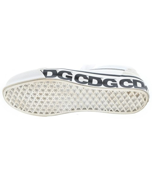 CDG รองเท้าผ้าใบ