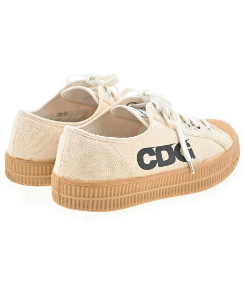 CDG รองเท้าผ้าใบ