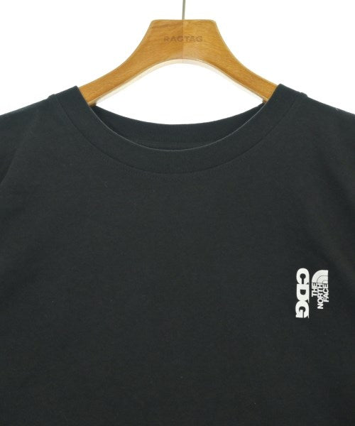 CDG เสื้อยืด/เสื้อท็อปส์