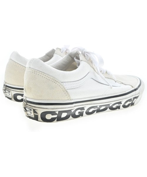 CDG รองเท้าผ้าใบ