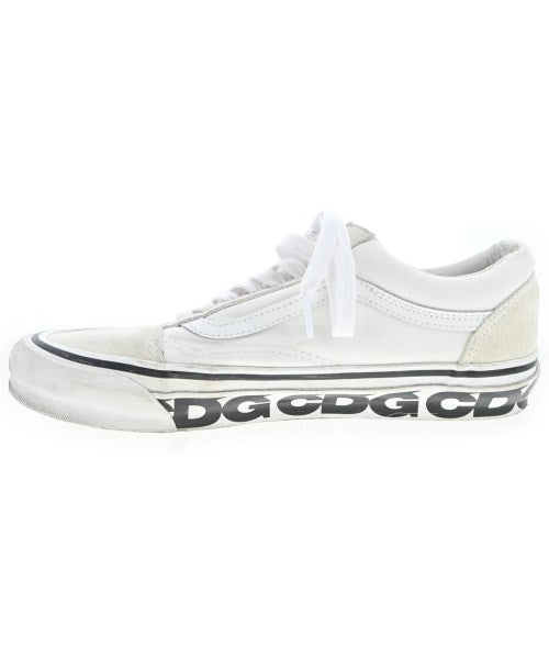 CDG รองเท้าผ้าใบ