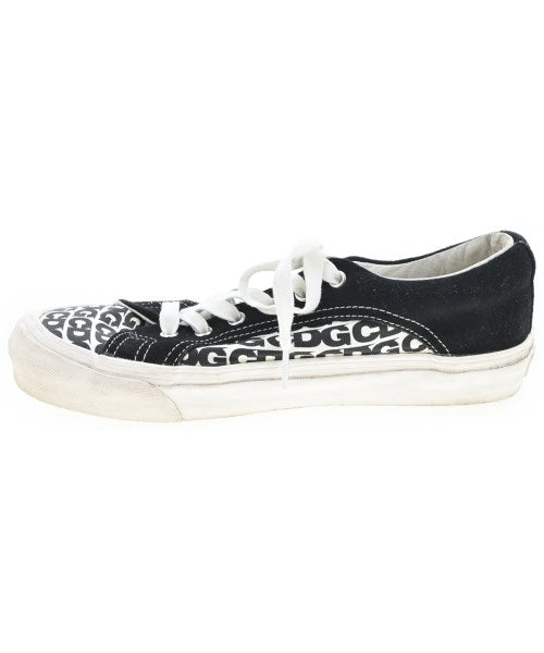 CDG รองเท้าผ้าใบ