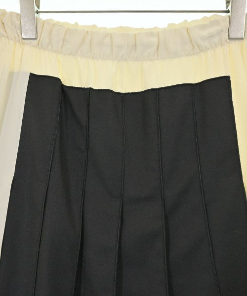 Victoria Beckham กระโปรงยาวถึงเข่า