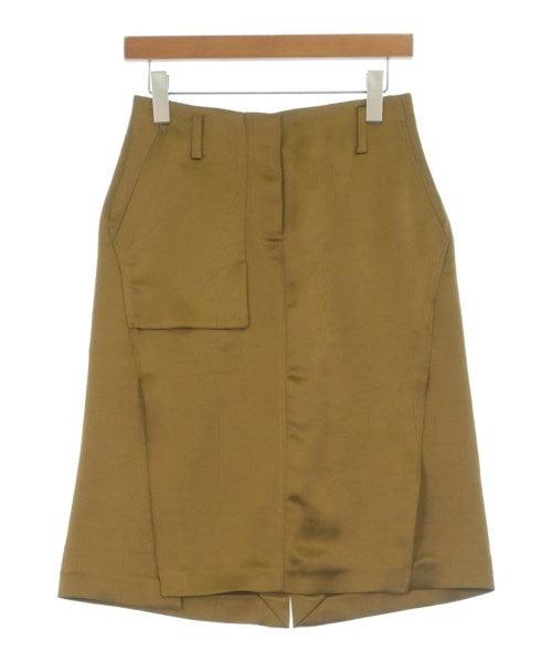 Victoria Beckham กระโปรงยาวถึงเข่า