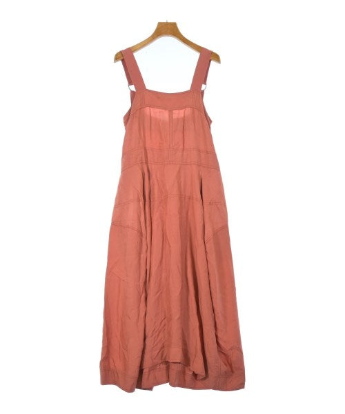 Lee Mathews ชุดเดรส