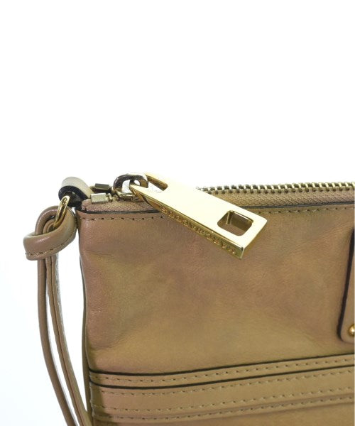 MARC JACOBS คลัตช์