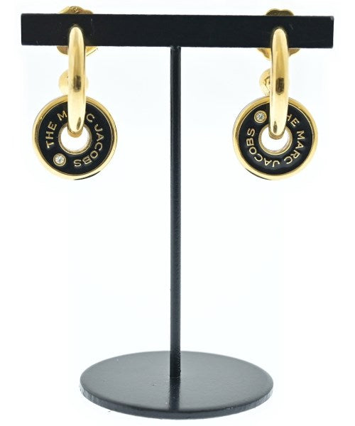 MARC JACOBS เจาะ