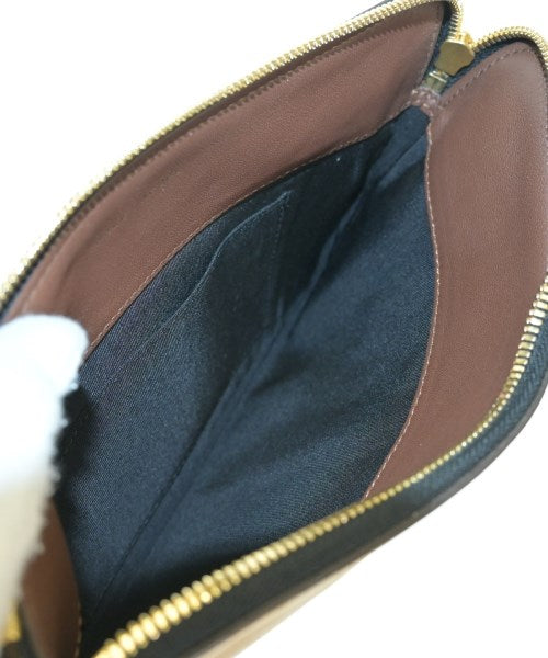 MARC JACOBS คลัตช์