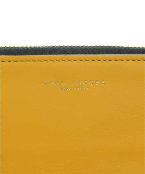 MARC JACOBS คลัตช์