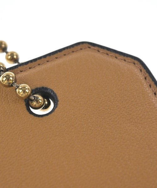 MARC JACOBS เครื่องประดับบนกระเป๋า