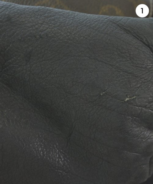 COLLECTION PRIVEE? กระเป๋าสะพาย