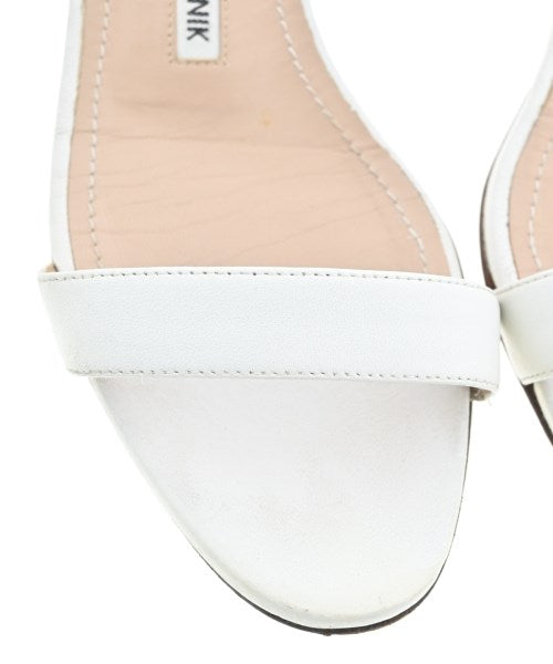 MANOLO BLAHNIK รองเท้าแตะ