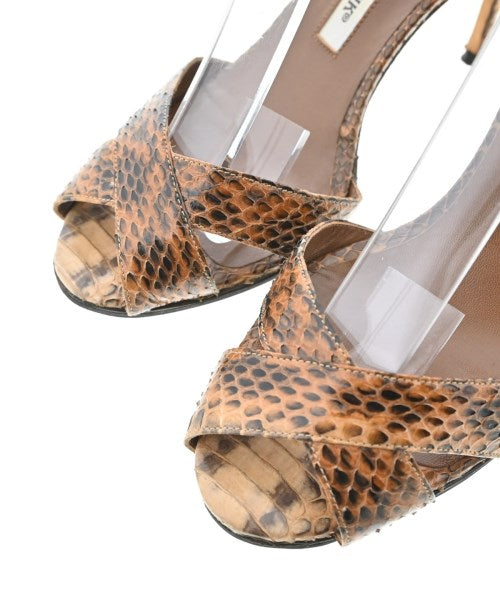 MANOLO BLAHNIK รองเท้าแตะ