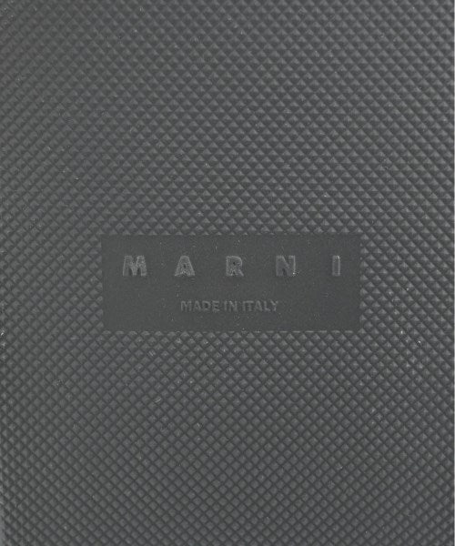 MARNI รองเท้าผ้าใบ