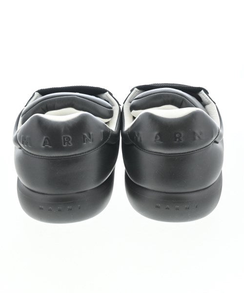 MARNI รองเท้าผ้าใบ