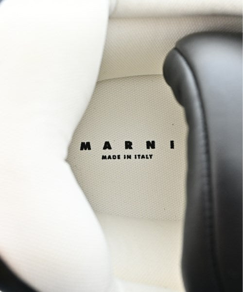 MARNI รองเท้าผ้าใบ