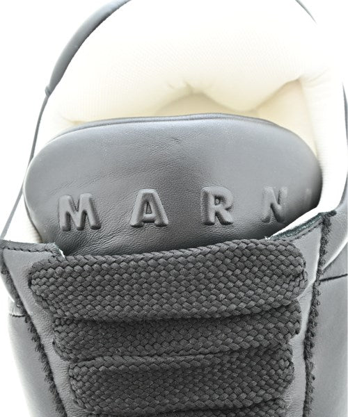 MARNI รองเท้าผ้าใบ