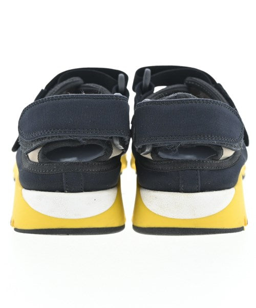 MARNI รองเท้าผ้าใบ