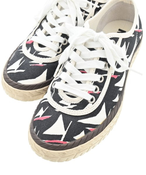 MARNI รองเท้าผ้าใบ