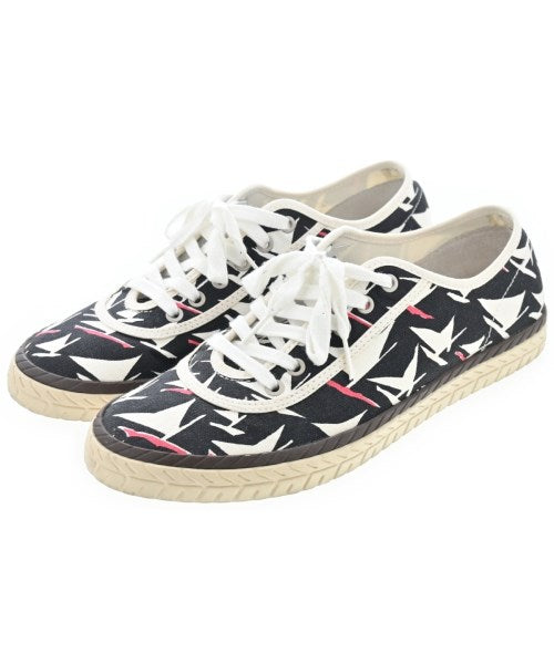 MARNI รองเท้าผ้าใบ
