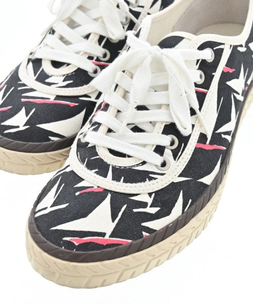 MARNI รองเท้าผ้าใบ