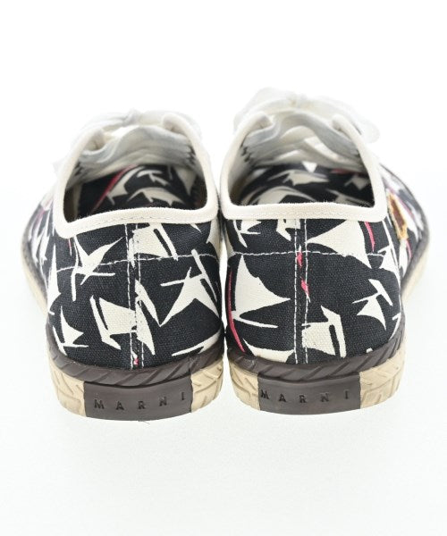 MARNI รองเท้าผ้าใบ