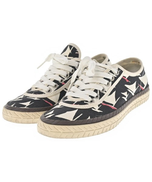 MARNI รองเท้าผ้าใบ