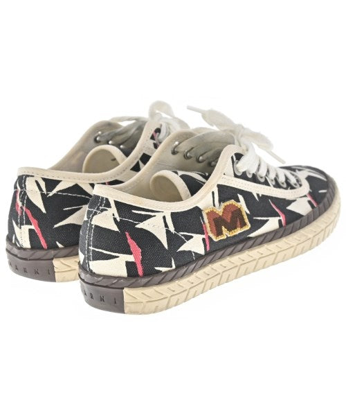 MARNI รองเท้าผ้าใบ
