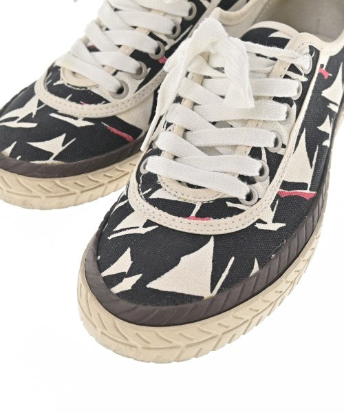 MARNI รองเท้าผ้าใบ