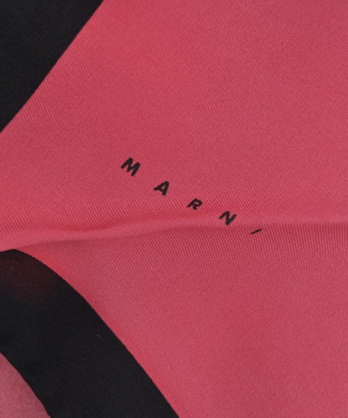 MARNI ผ้าพันคอ