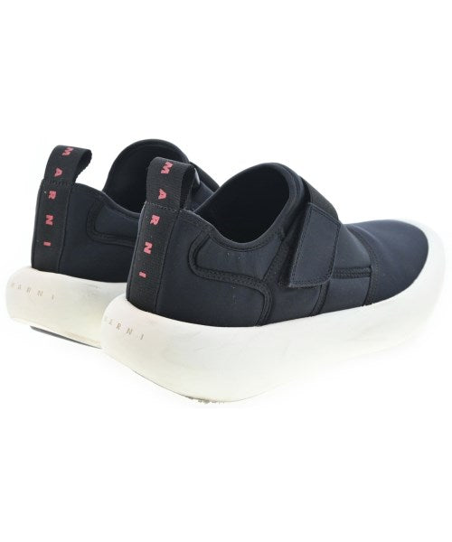 MARNI รองเท้าผ้าใบ