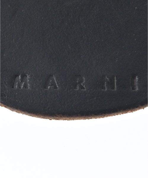 MARNI เครื่องประดับบนกระเป๋า