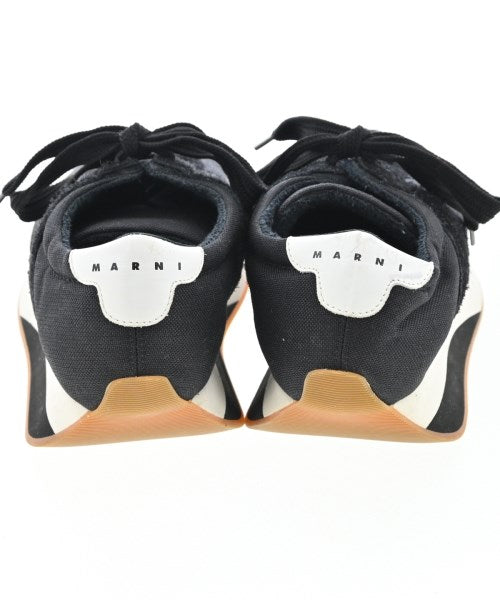 MARNI รองเท้าผ้าใบ