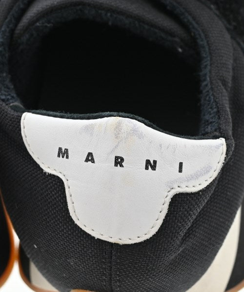 MARNI รองเท้าผ้าใบ