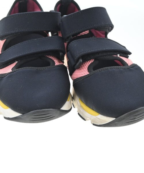 MARNI รองเท้าผ้าใบ
