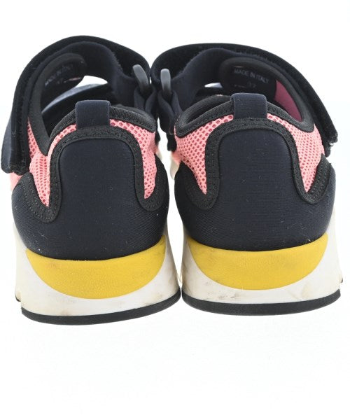 MARNI รองเท้าผ้าใบ