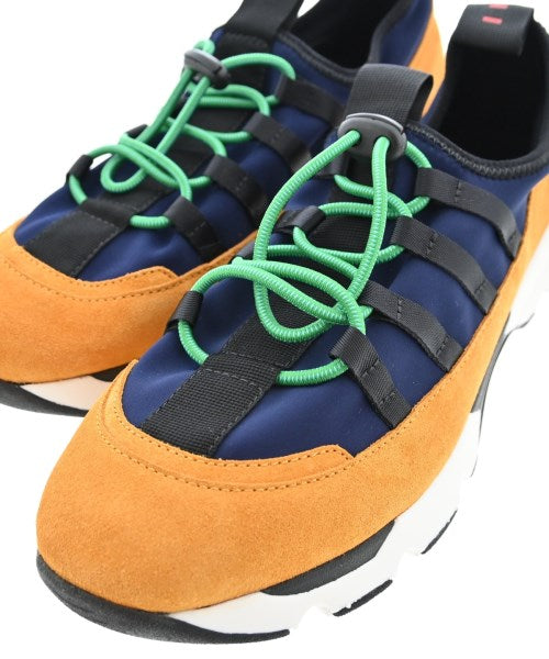 MARNI รองเท้าผ้าใบ