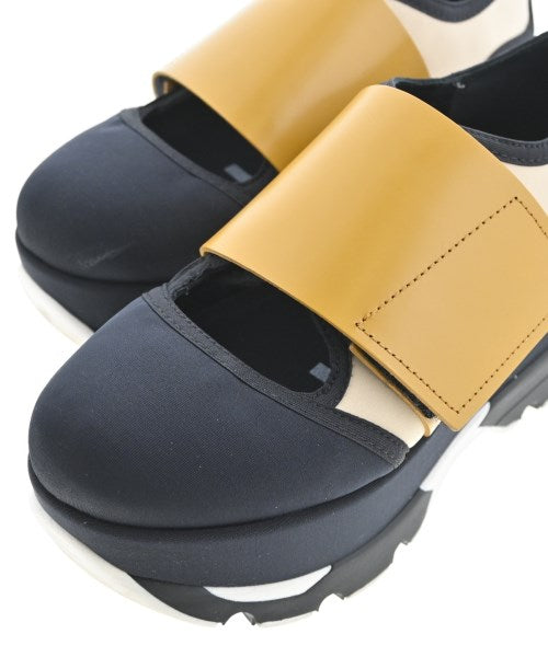 MARNI รองเท้าผ้าใบ