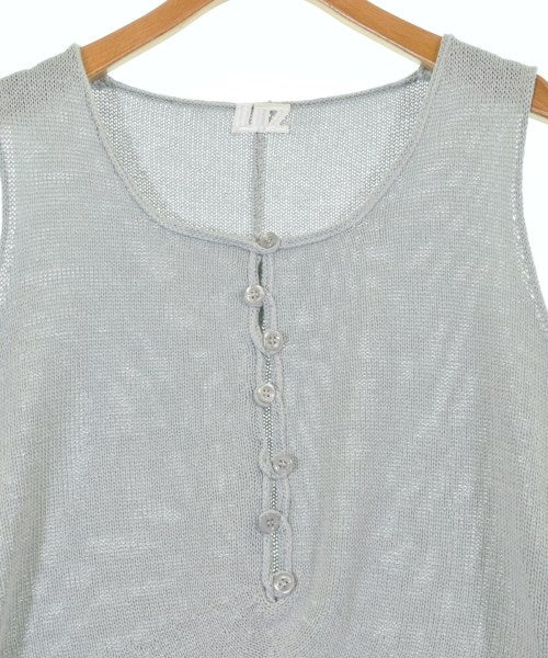 LUTZ เสื้อแขนกุด