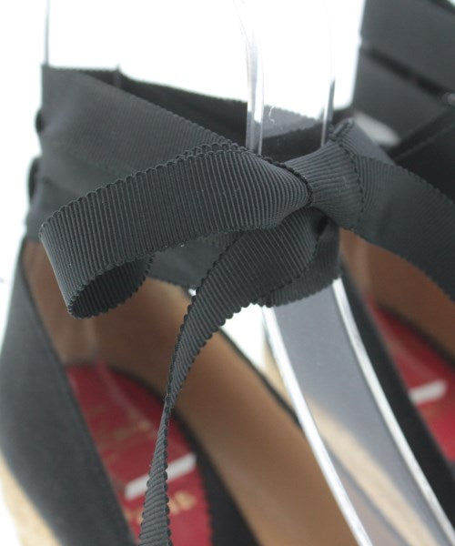 Christian Louboutin รองเท้าพื้นเชือกสาน