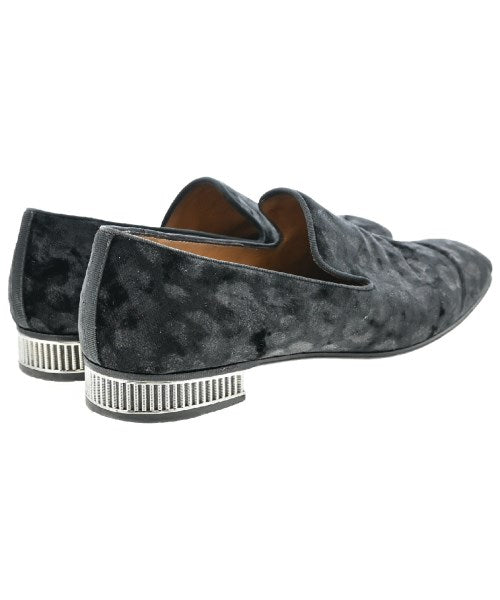 Christian Louboutin รองเท้าสวมทางการ